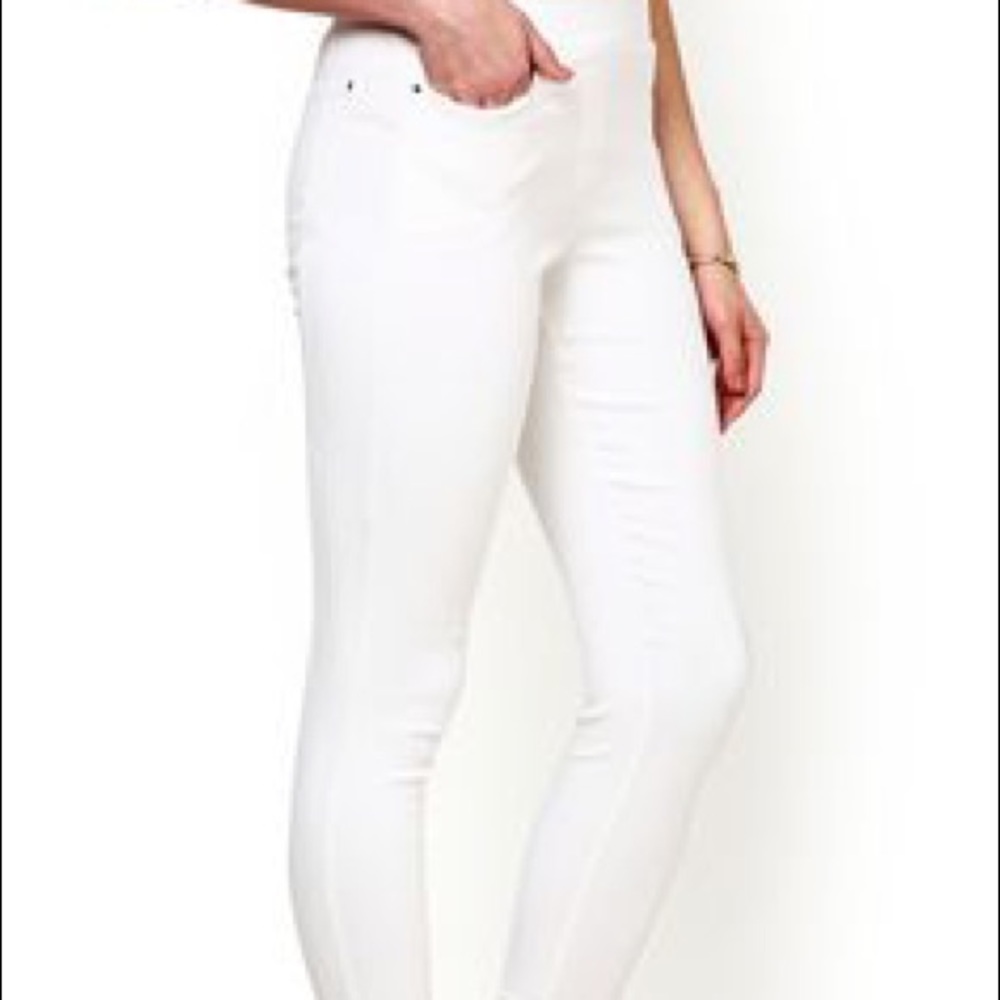 Curve Appeal White Minimalist Jegging